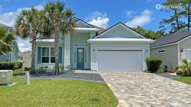 Main picture of 233 Sargasso St
