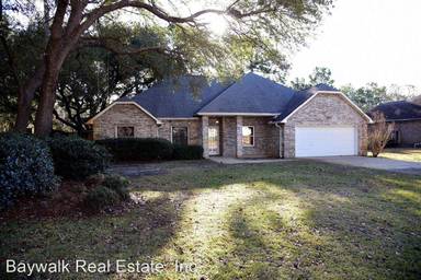 Main picture of 64 Hampton Cir
