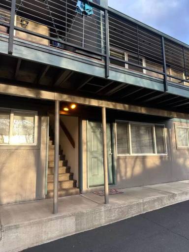 Main picture of 205 NW St Helens Pl