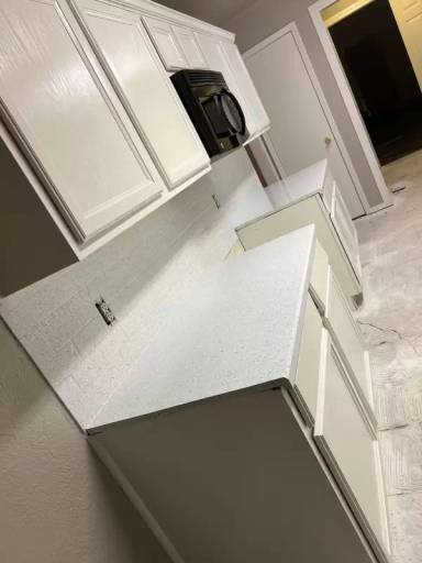 Main picture of 10901 N Villa Ave