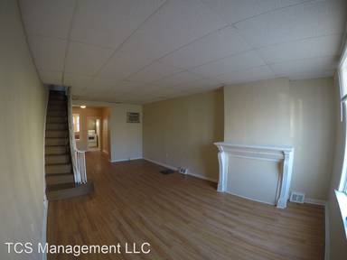 Main picture of 1544 S Dover St