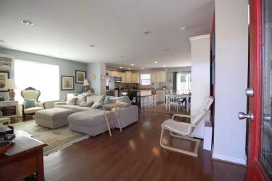 Main picture of 3114 16th St NE