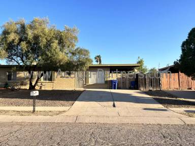 Main picture of 7110 E Portland Dr