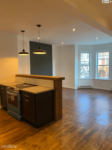 Main picture of 255 1st St