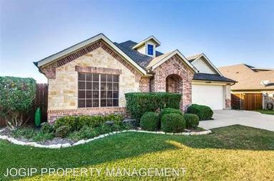Main picture of 2717 Clarendon Dr