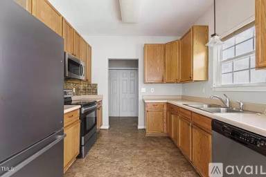 Main picture of 2928 Dawnbrook Dr