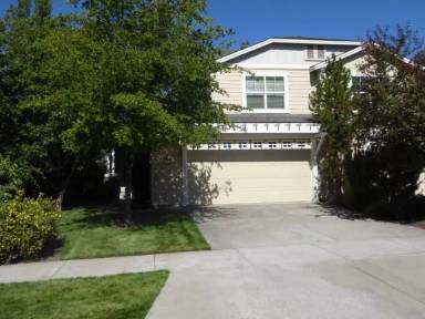 Main picture of 747 SW Silver Lake Blvd