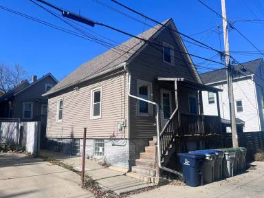 Main picture of 2432 N Dousman St