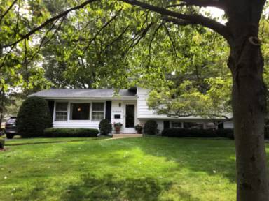 Main picture of 126 Elmwood Dr