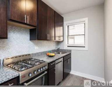 Main picture of 427-33 W Belden Ave