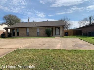 Main picture of 718 San Saba Dr