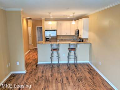 Main picture of 3862 S Lake Dr