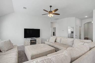Main picture of 1004 Deer Ridge Dr