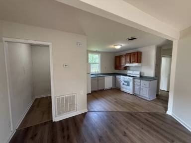 Main picture of 209 Hamilton St