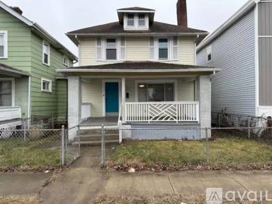 Main picture of 905 Bellows Ave