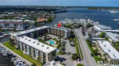 Main picture of 807 River Point Dr