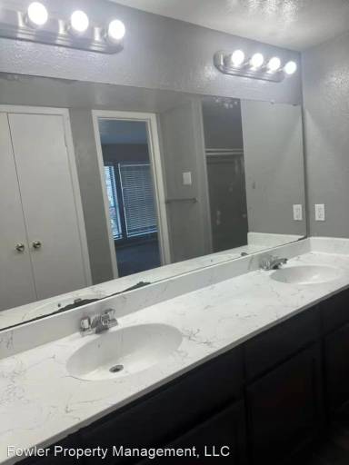Main picture of Woodbridge Townhomes