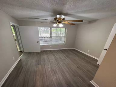 Main picture of 205 Weber Rd