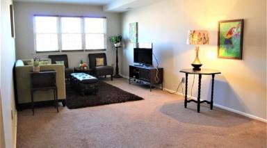 Main picture of 324 College Dr