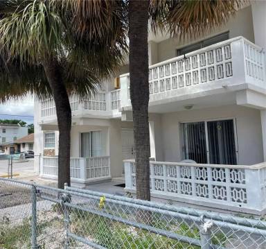Main picture of 1057 SW 7th St