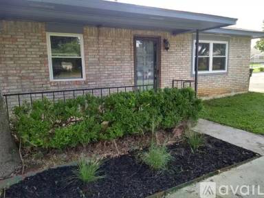 Main picture of 317 Briarwood Dr