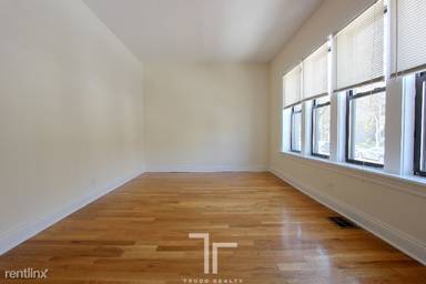 Main picture of 3823 N Fremont St