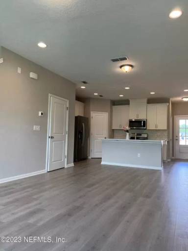 Main picture of 473 Brandon Lakes Dr