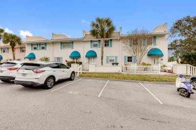 Main picture of 2233 Seminole Rd