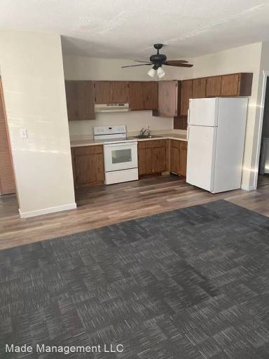 Main picture of 21 Elliott St E