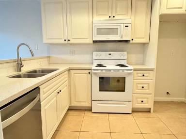 Main picture of 33352 Cheltam Way
