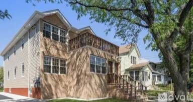 Main picture of 11432 168th St