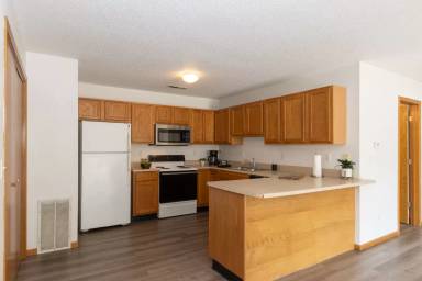 Main picture of 531-627 Potter St Apartments