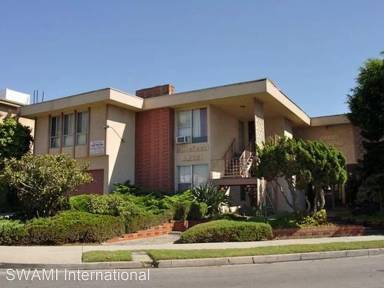 Main picture of 100 E Hillcrest Blvd