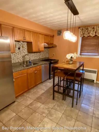 Main picture of 6005 Woodcrest Ave