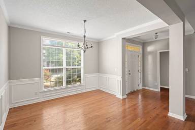 Main picture of 8 Hadley Park Way