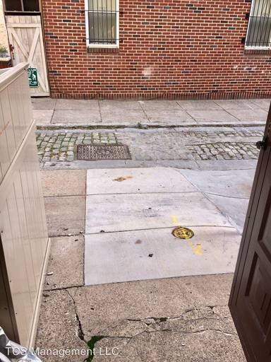 Main picture of 2048 Locust St