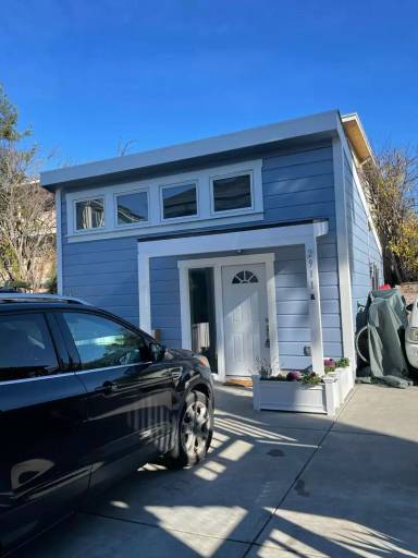 Main picture of 2911 Lorina St