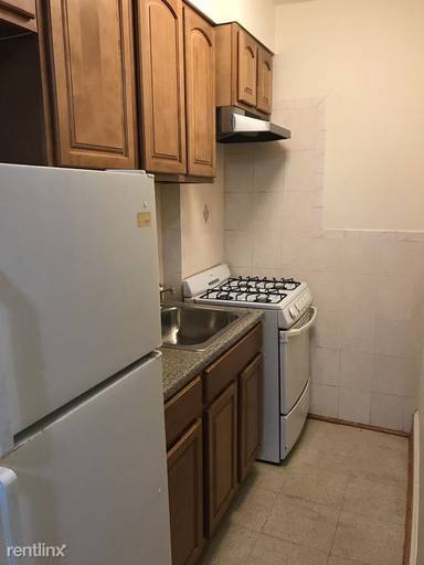 Main picture of 915 Sterling Pl