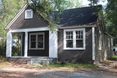 Main picture of 715 W 1st Ave