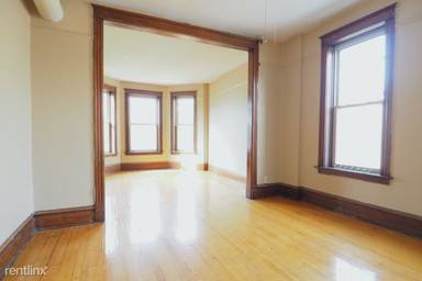 Main picture of 1711 W Cornelia Ave