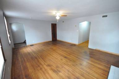 Main picture of 71 W 8th Ave