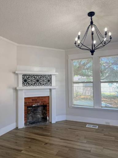 Main picture of 1226 Clark St