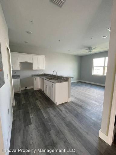 Main picture of 319 Nicholas Pkwy W