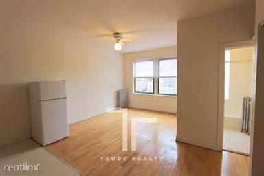 Main picture of 1050 W George St