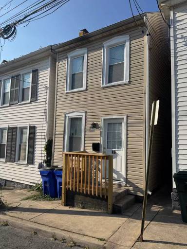 Main picture of 49 Randolph Ave