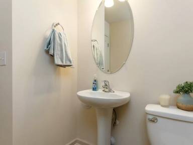 Main picture of 832 Saratoga Dr