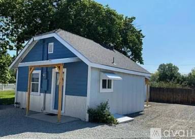 Main picture of 305 S Estes St