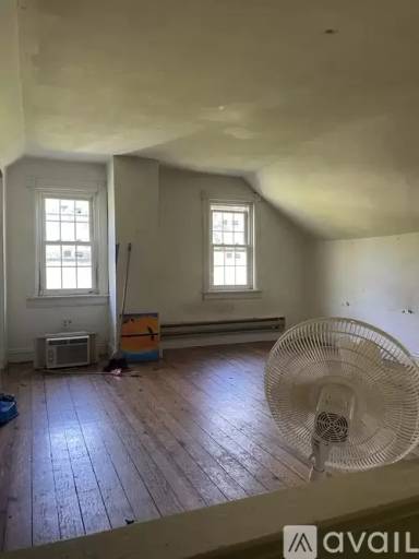 Main picture of 1039 W Linden St