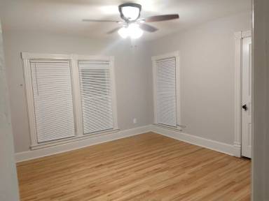 Main picture of 303 1/2 W Galena Ave