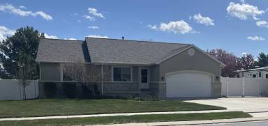 Main picture of 8835 S McGinnis Ln